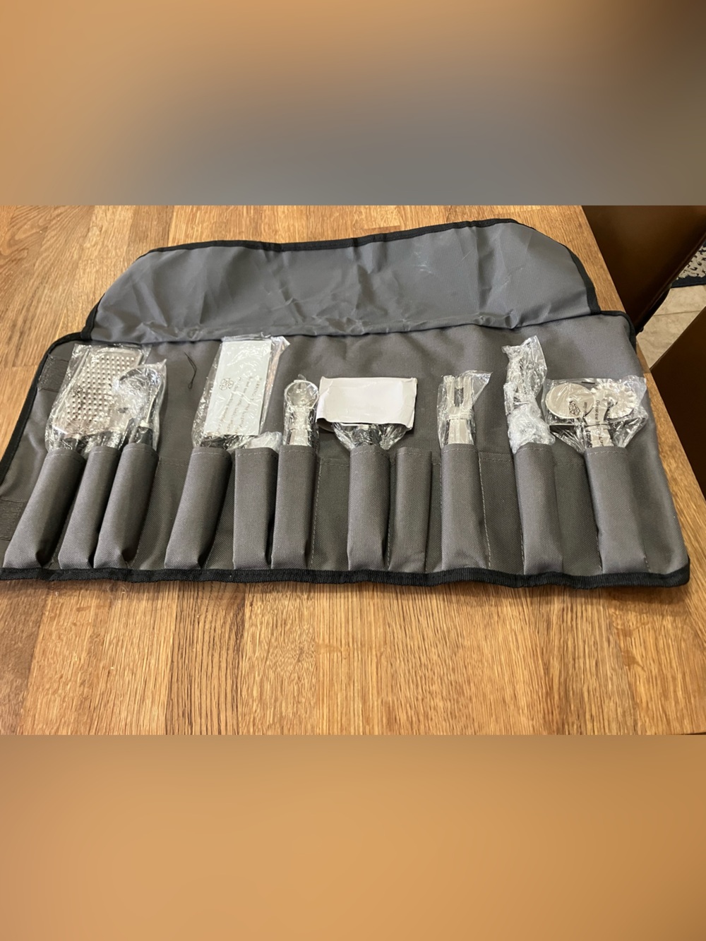 Brand new Wolfgang Puck 12 piece garnishing set